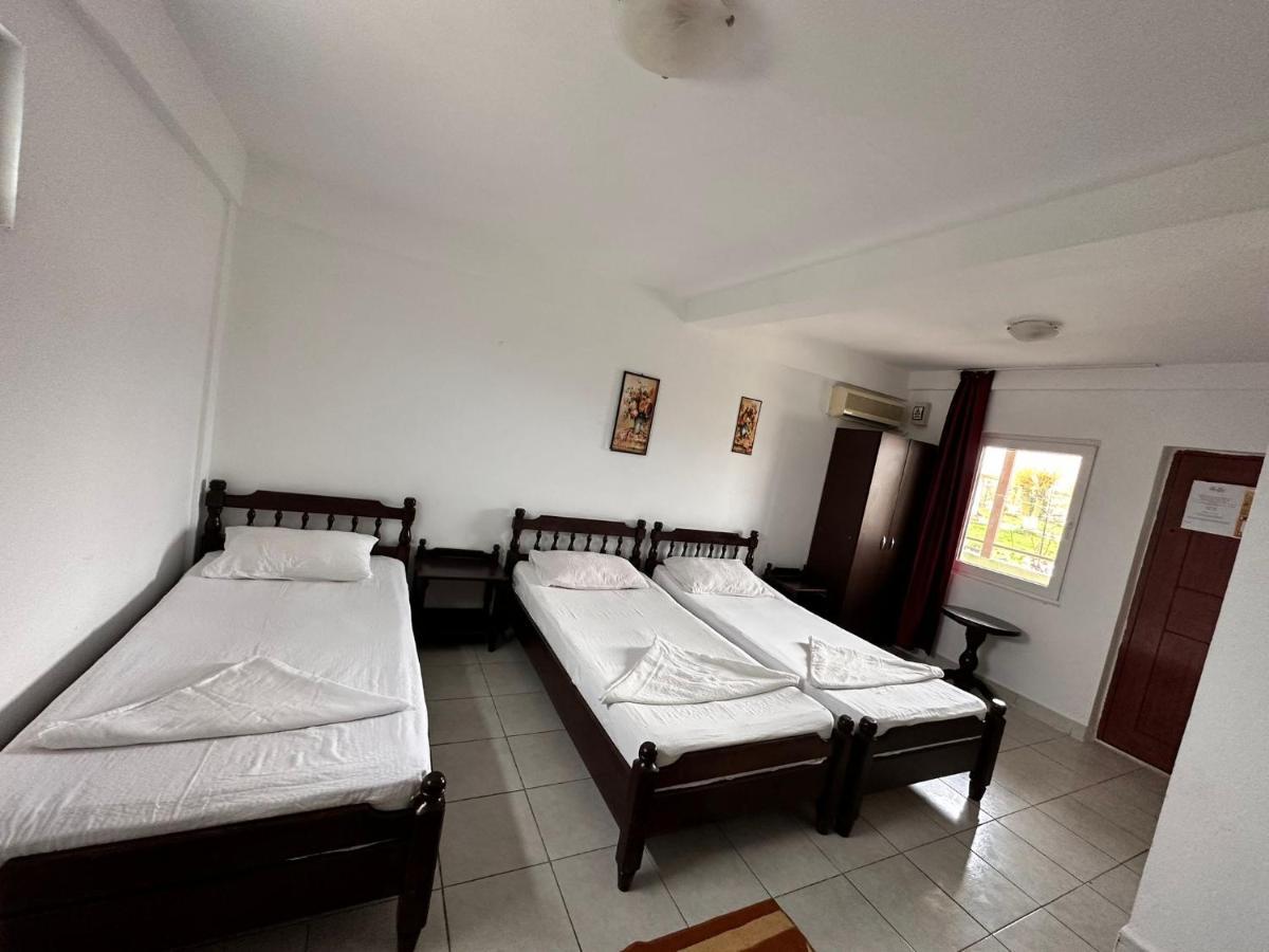 Casa Bucuria Hotel คอสติเนช ภายนอก รูปภาพ
